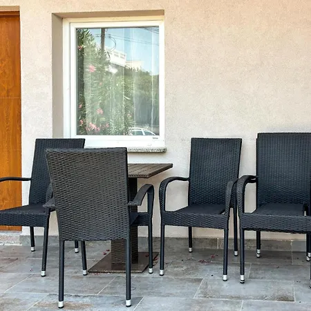 Appartement Awesome In With Wifi Rijeka